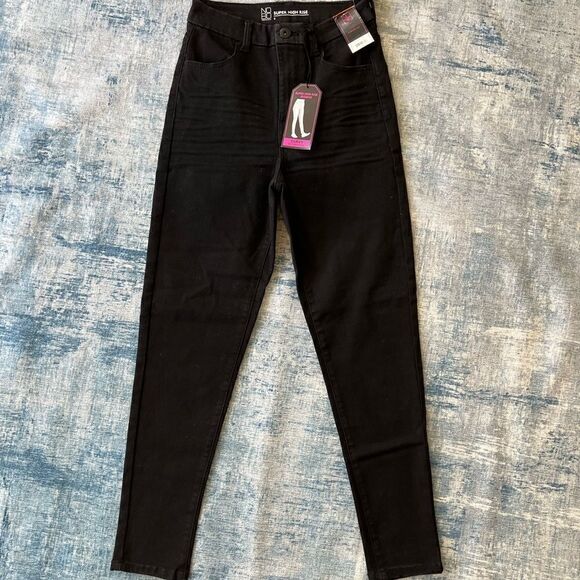 NWT! No Boundaries Black Super High Rise Jegging Curvy For Every Body Size 9 - Picture 2 of 8